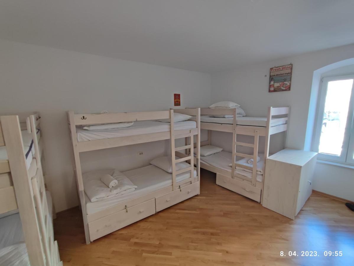 Impact House Auberge de jeunesse
